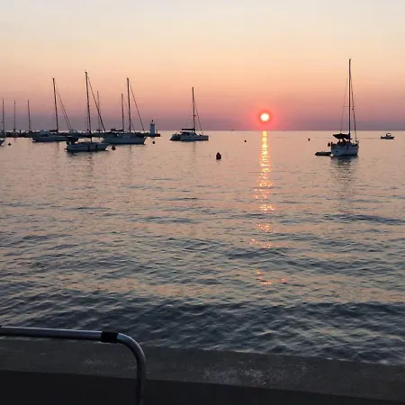 Luna Met Airco Wifi En Zwembad Novigrad Istria
