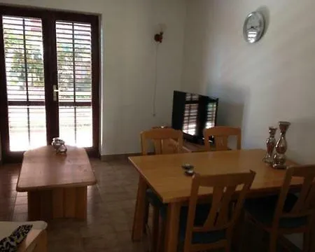 Apartment Luna Met Airco Wifi En Zwembad